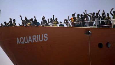 Migrants on rescue ship Aquarius